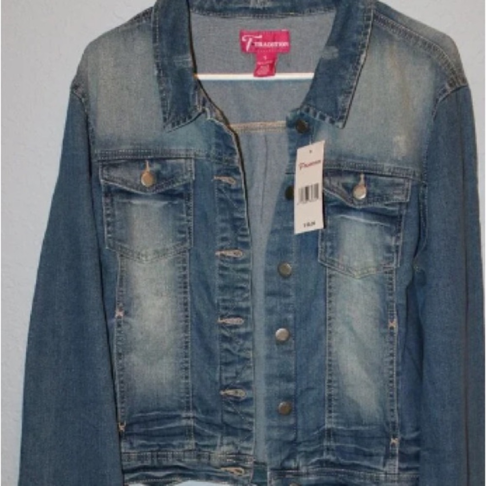 Tractr Women's Faded Blue Denim Jacket